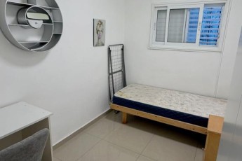 Комната около каньона в Бат Ям